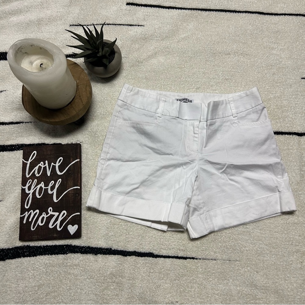 Express white dress shorts with cuff along the bottom hem size 00